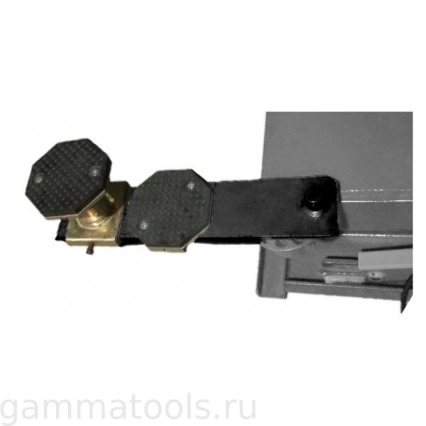 Подъемник ножничный г/п 2500 кг. пневматический напольный с поворотными лапами KRW260B
